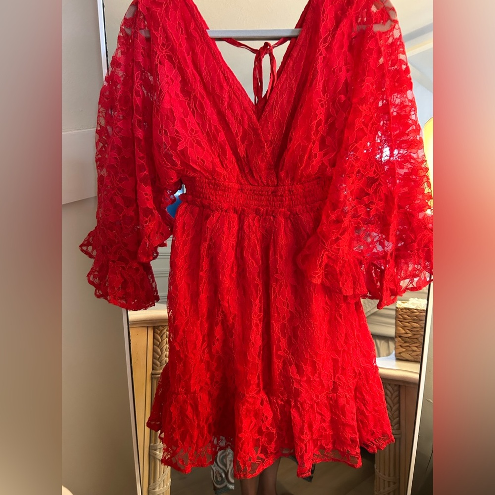 NEW Bohee Wohee Red Lace Flutter Sleeve Mini Lined Dress Medium